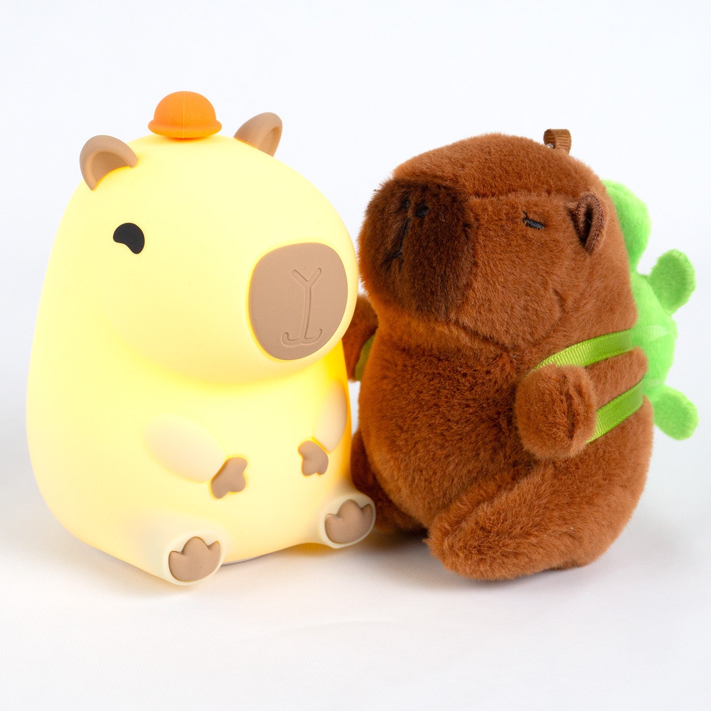 Capybara Plush – Sødt Capibara Anime Krammedyr, Fluffy Legetøj, Blød Dukke, Stoppet Dyr, Perfekte Gaver til Jul og Thanksgiving - FoxBox