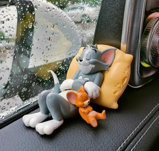 Sjove Tom & Jerry Figurer – Perfekt til Hjemme - og Bildekoration - FoxBox