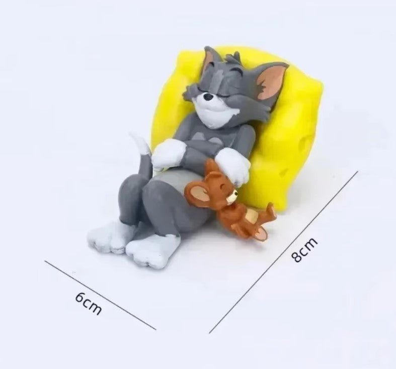 Sjove Tom & Jerry Figurer – Perfekt til Hjemme - og Bildekoration - FoxBox